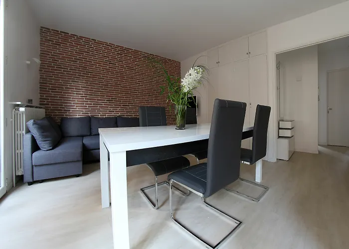 Riverside Apartament *